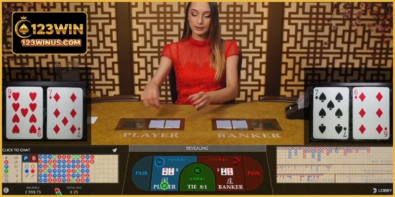 Baccarat Squeeze 123WIN – Trải Nghiệm Lật Bài Kịch Tính Người chia bài từ từ mở từng góc lá bài baccarat